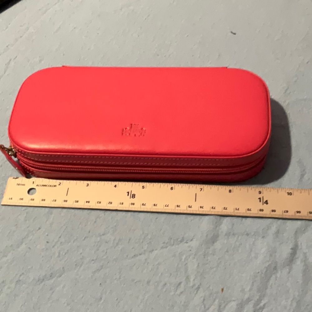 Jewelry travel case.